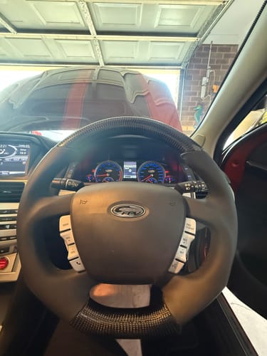 Customer photo review of FG & FGX Falcon FPV Carbon Steering Wheel – Black Leather, Flat Bottom