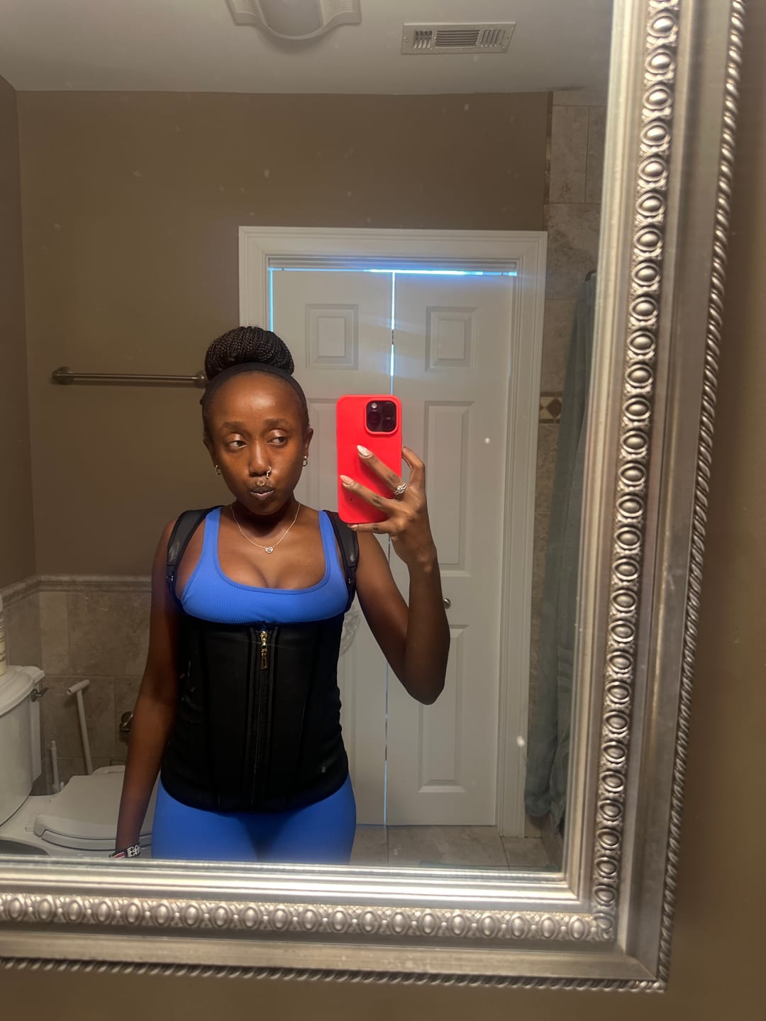 Customer photo review of Bust Waistline Lifting Shapewear