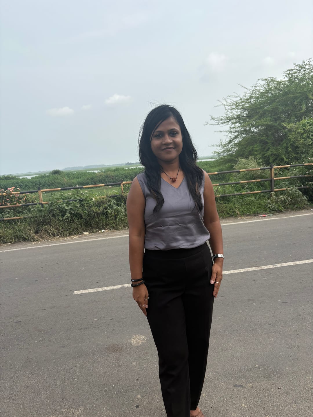 Customer photo review of Women Grey V-Neck Sleeveless Top