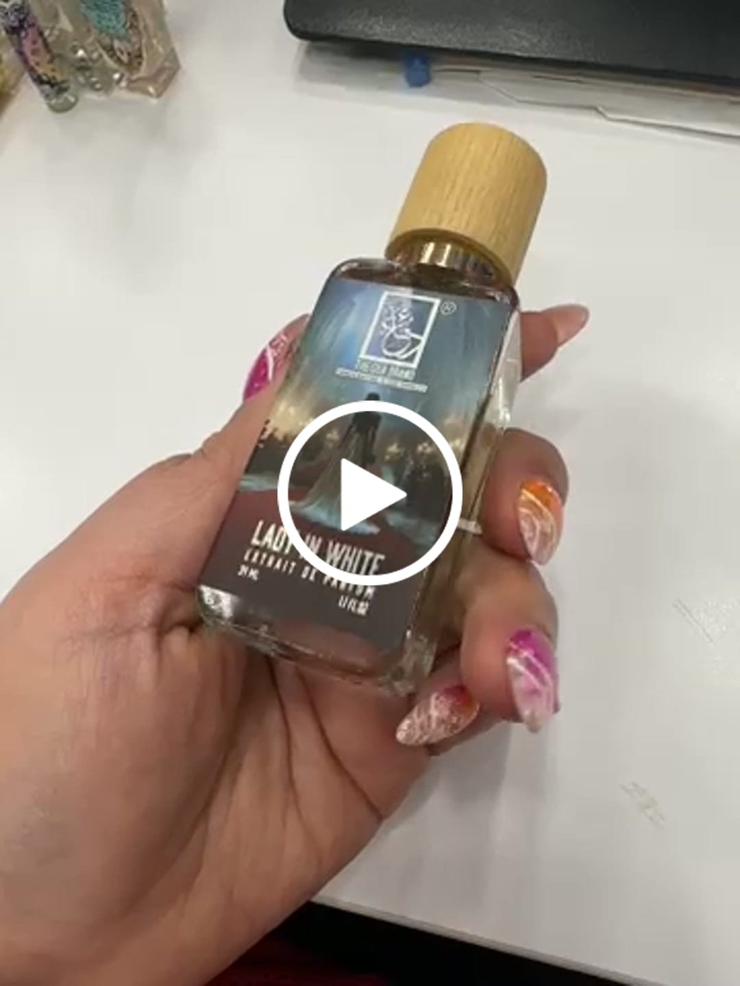 Customer video review of Lady In White