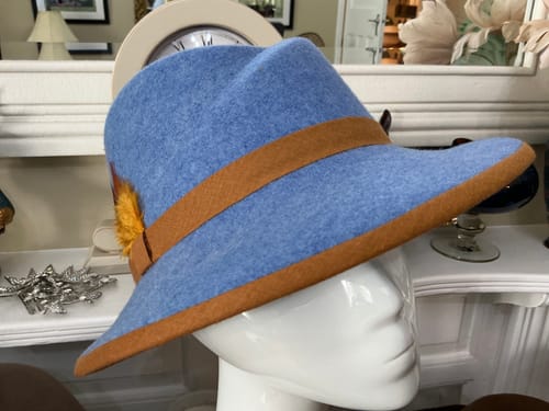 Customer photo review of Melange Fleck Felt Flared Capeline 28cm HF043