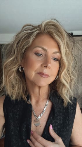 Customer photo review of Drama Core Gossamer® Lash