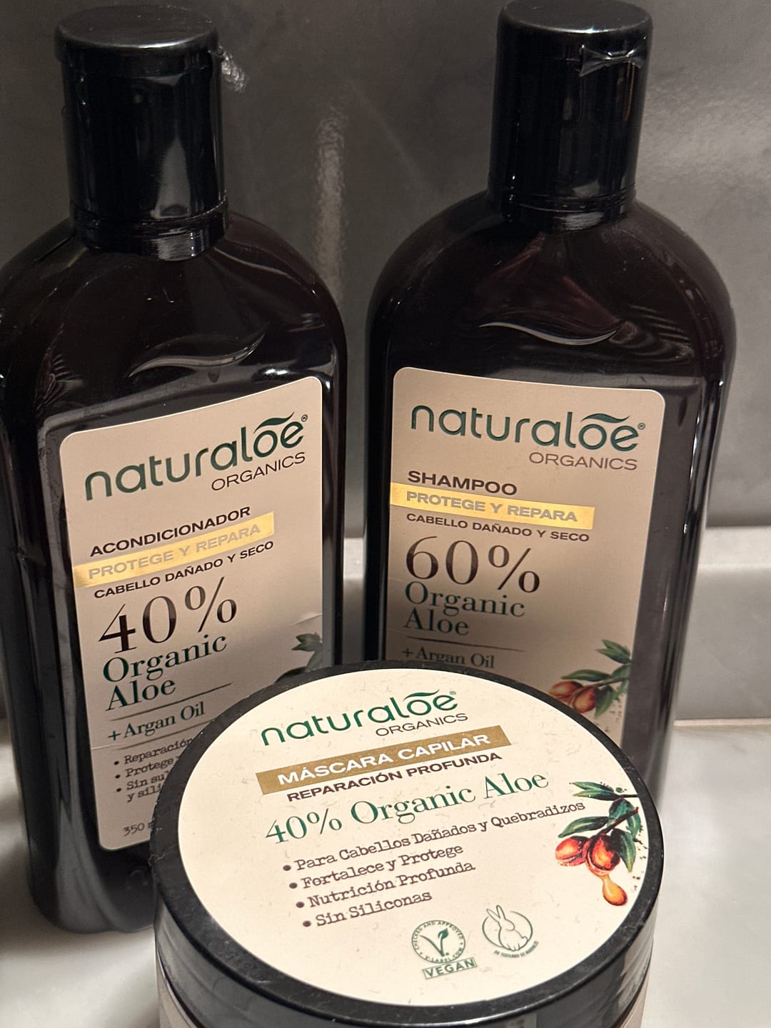 Customer photo review of Set Shampoo + Acondicionador + Mascarara Reparación Aloe & Argan