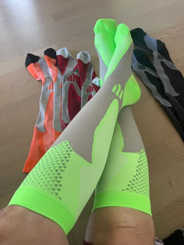 Customer photo review of VitalFlow™️ farbenfrohe Kompressionssocken