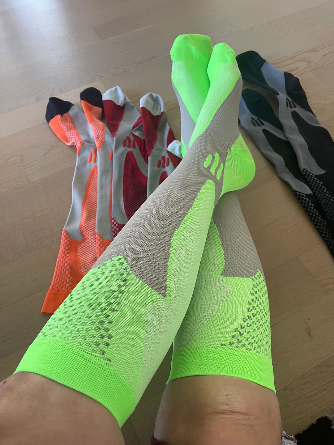 Customer photo review of VitalFlow™️ farbenfrohe Kompressionssocken