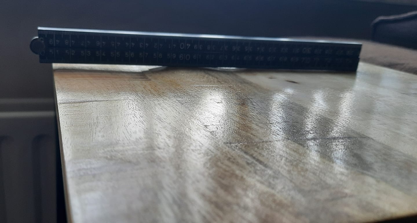Customer photo review of Bijzettafel voor over de bank | Mangohout en Staal | 45x29x69cm