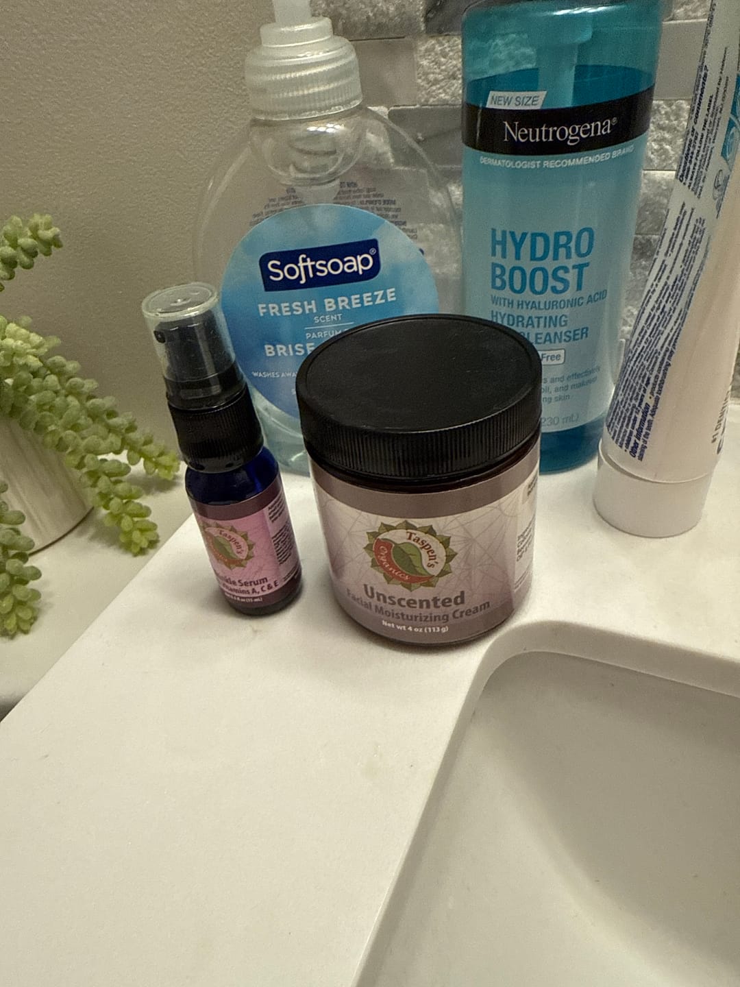 Customer photo review of Facial Moisturizing Cream
