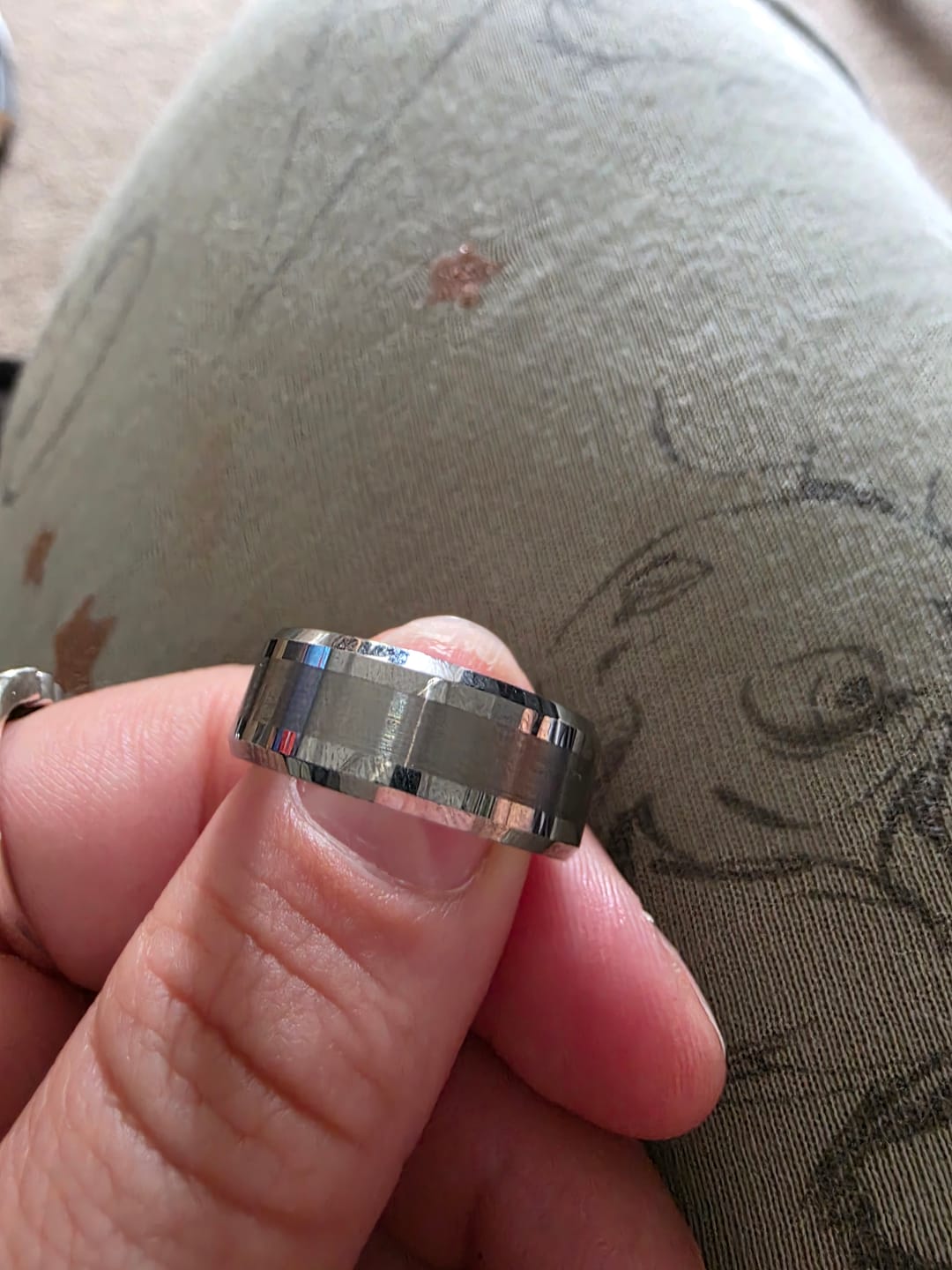 Customer photo review of Brushed 8mm Wonder Ring