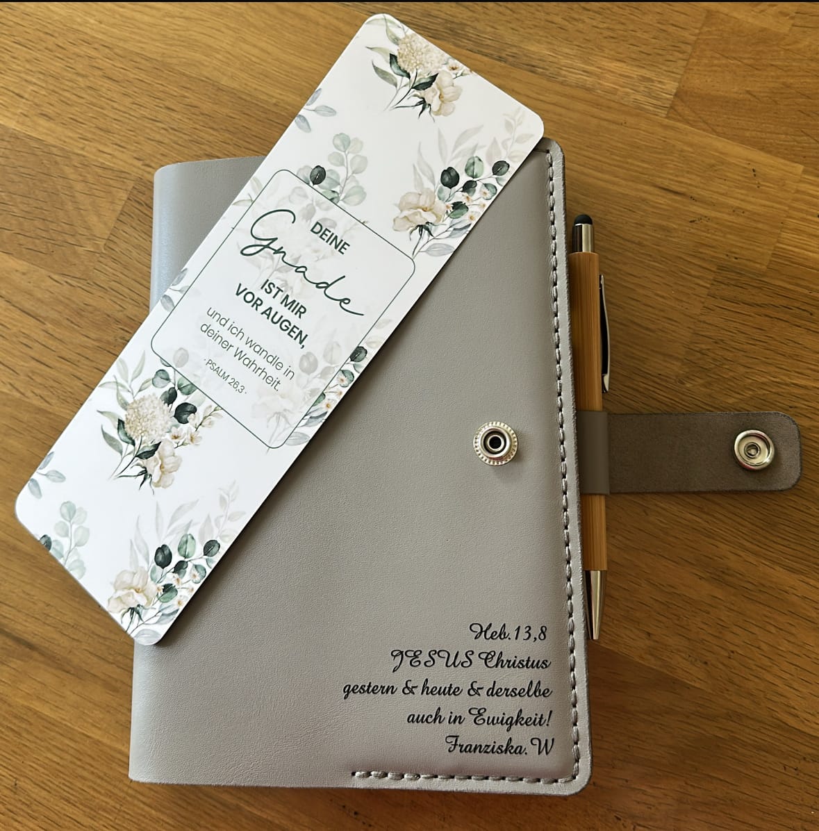 Customer photo review of Bibelhülle "Basic+" · echtes Leder · Individuelle Größen · handmade Bibelhülle nach Maß · optionale Gravur