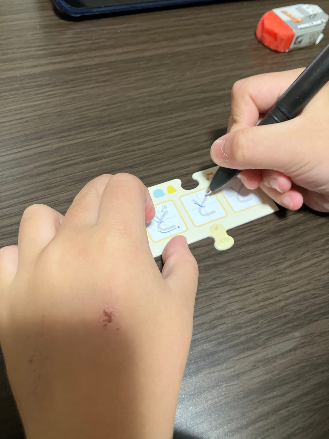 Customer photo review of 文字が消える!? まほうのドリル「お名前とっくん！」