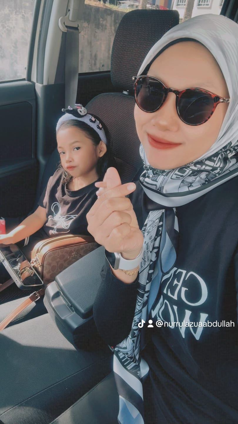 Customer photo review of Raffida Times Square In Black White