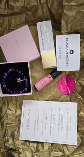 Britta R. review of »Don’t Panic« Blockadenlöser-Bundle: Natursteinarmband + Rollerball + Manifest als Geschenk image 1 out of 1