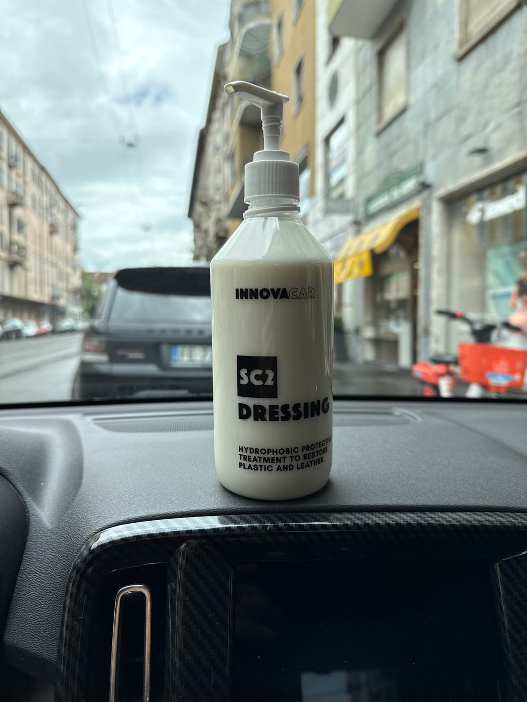 Customer photo review of SC2 DRESSING DI INNOVACAR RAVVIVATORE E RIGENERATORE PER PLASTICHE E PELLE AUTO