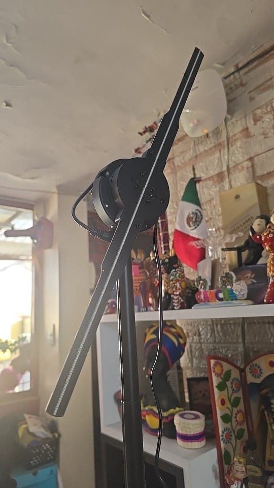 Customer photo review of HoloX - 3D Holographic Display