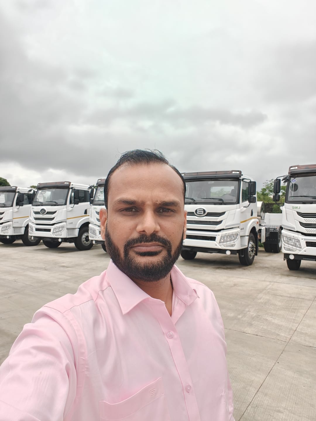 Customer photo review of AQUA Stain Free White Shirts