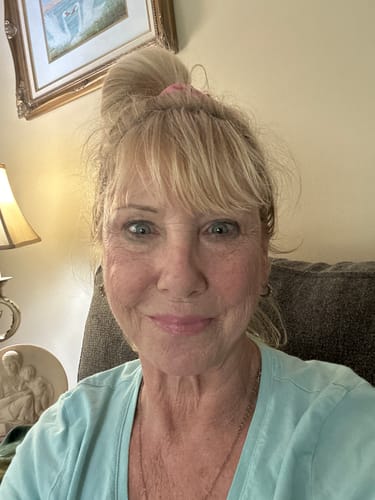 Customer photo review of Lipstick Farrah - Limited Edition