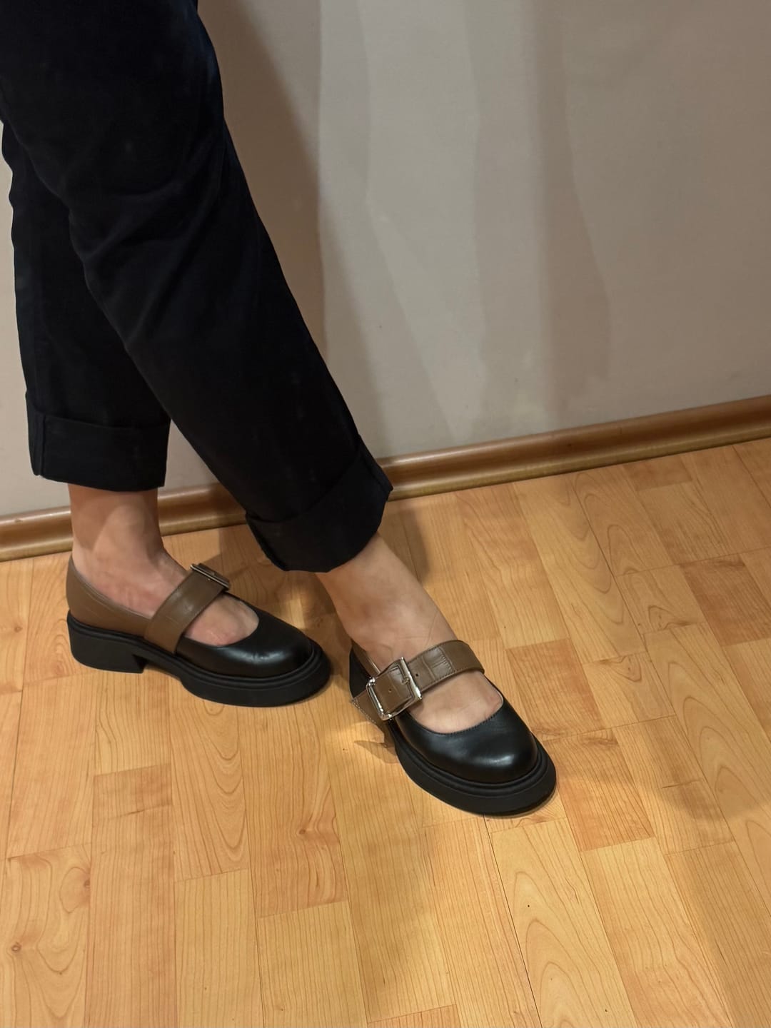 Customer photo review of Kopos Closed Toe Sandals