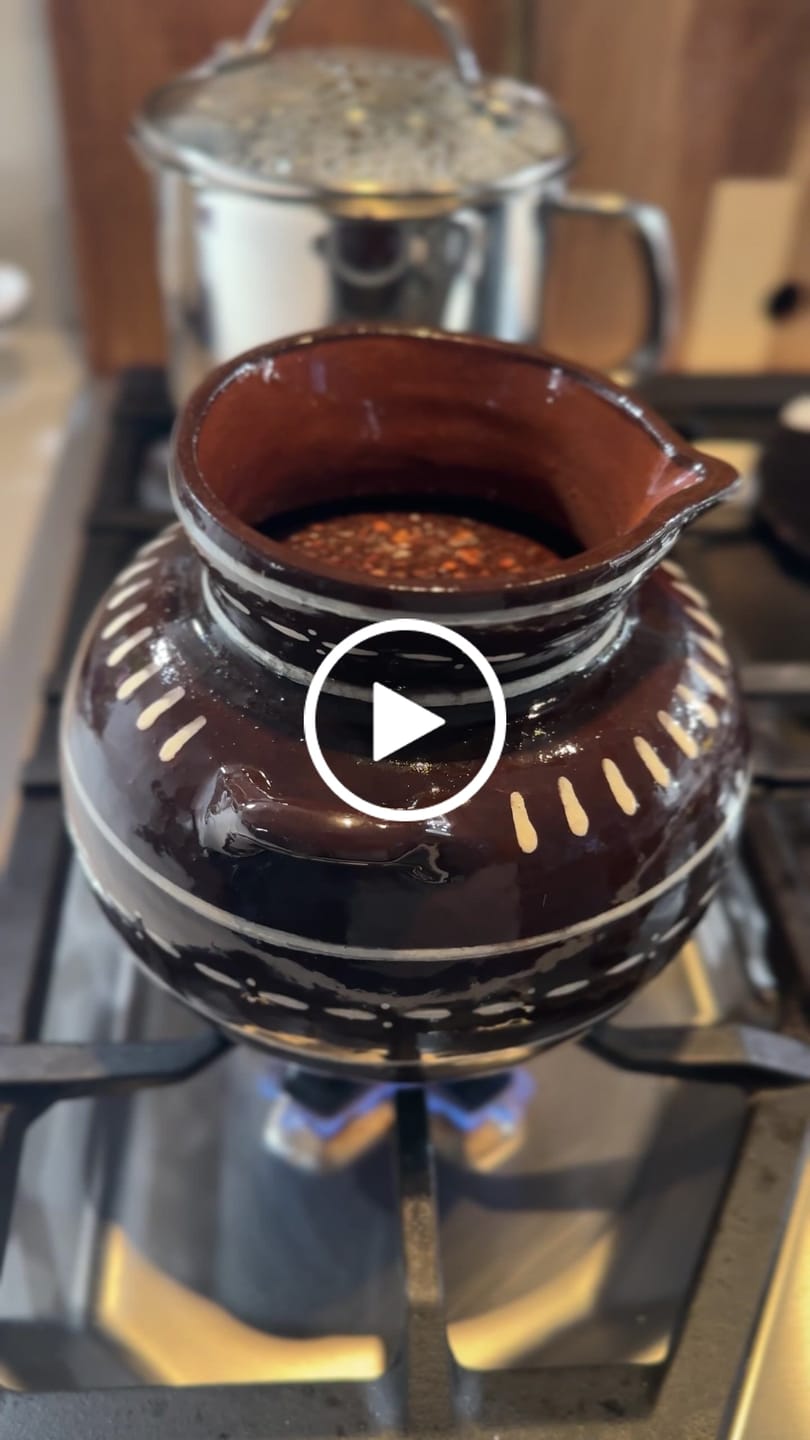 Customer video review of OLLA de BARRO