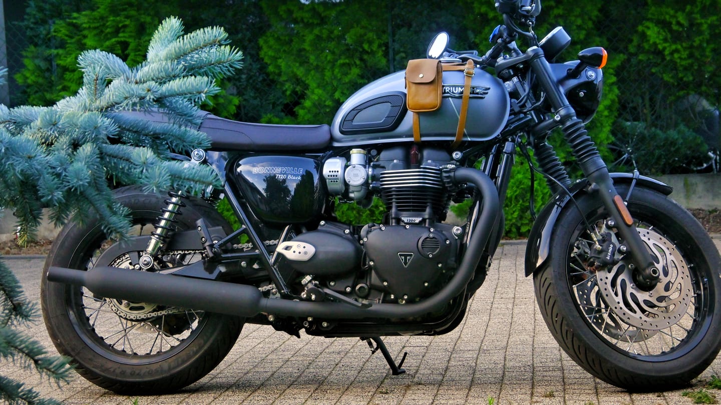 Customer photo review of tank strap right side fuel inlet