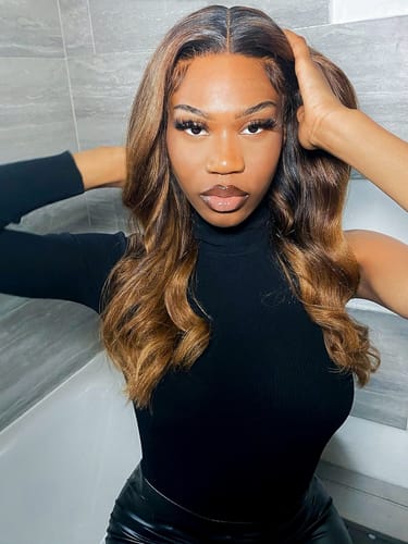 Customer photo review of Wear N Go Ombre Blonde Glueless Wig Invisible Small Knots 5x5 Swiss HD Lace Closure Loose Body Wave
