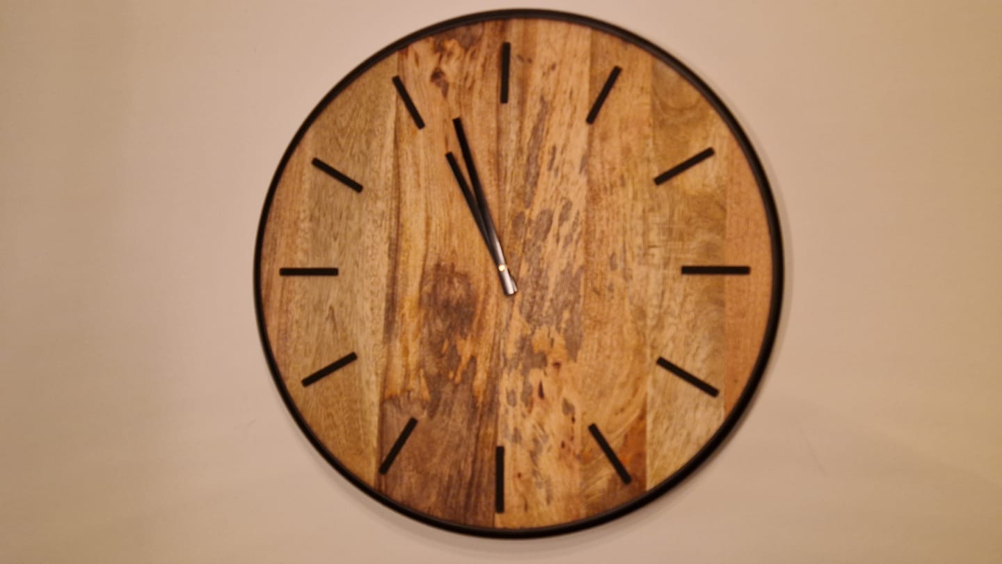 Customer photo review of Klok Wandklok industrieel | Mangohout Staal | ø 50cm / ø 41cm