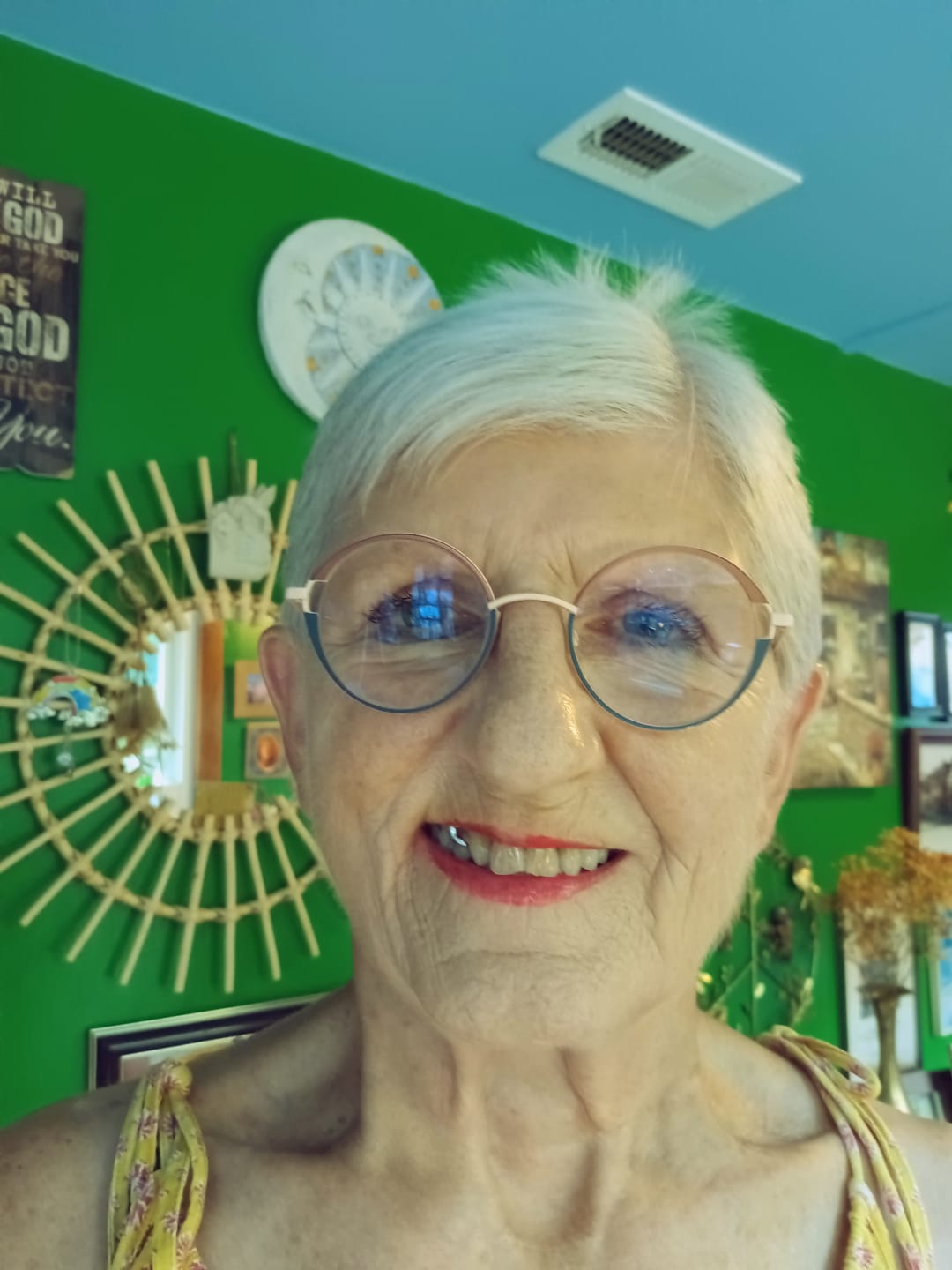 Customer photo review of LIVFRESH Wintergreen - 5 Pack