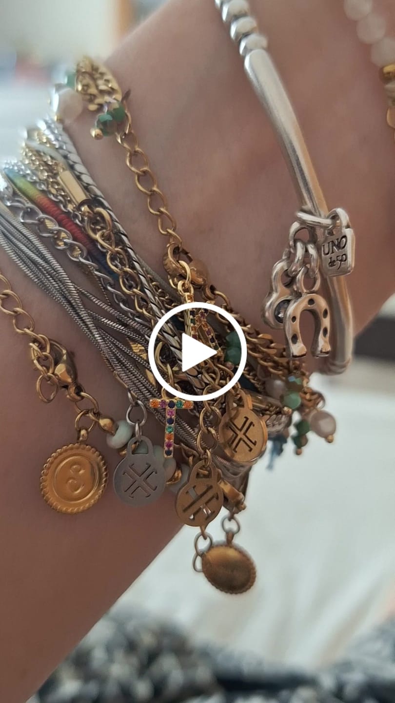 Customer video review of Collar Color Inicial