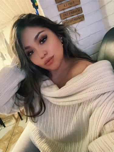 Customer photo review of SWEATER LINA CRUDO