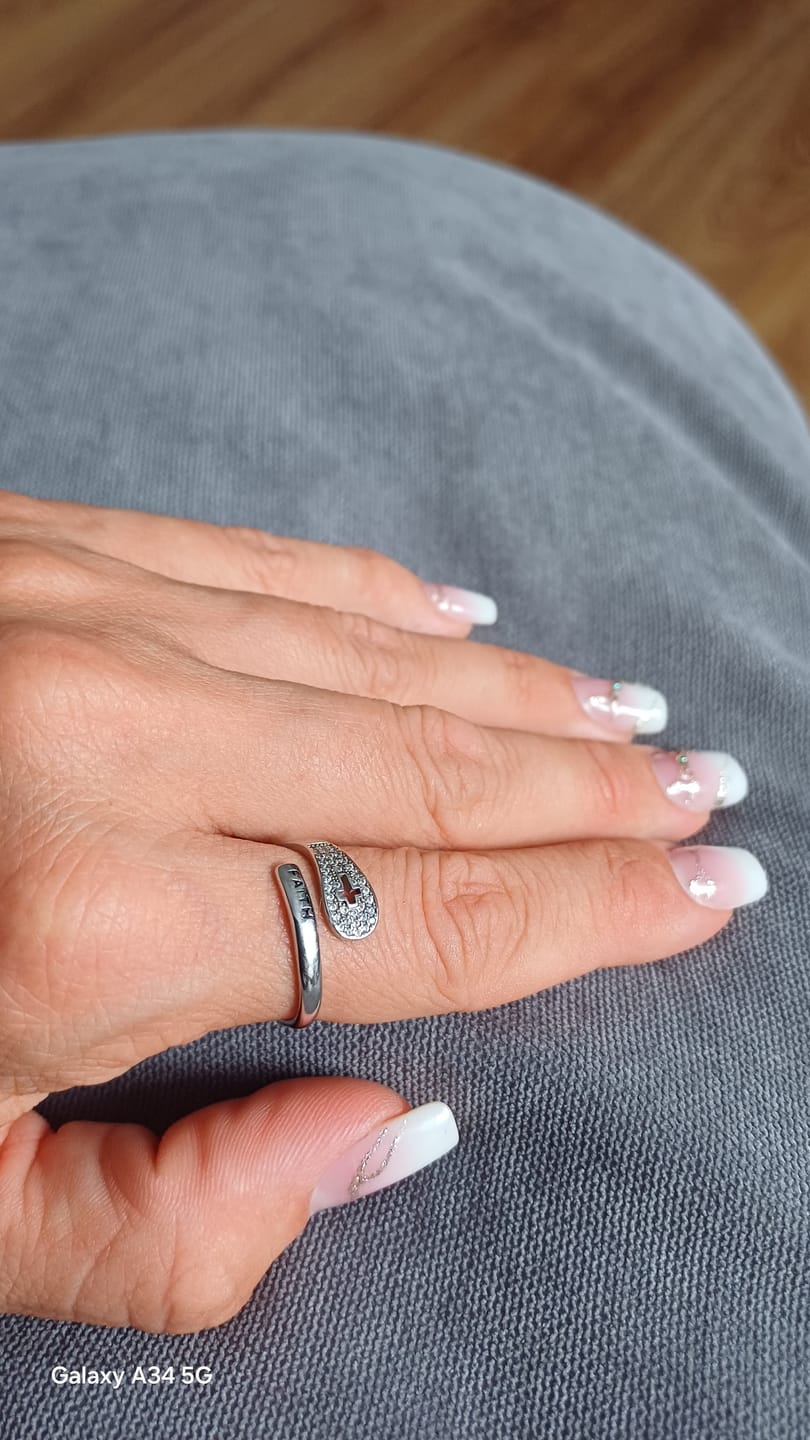Customer photo review of "FAITH" Handmade Christian Family Ring in Zircon & 925 Sterling Silver (GIFTING OFFER)