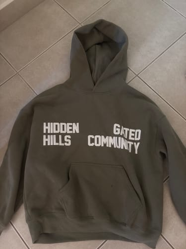 Customer photo review of GATED COMMUNITY HOODIE SAGE
