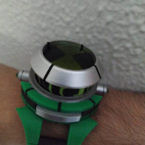 Customer photo review of Watch face can pop up ! Ben 10 Omnitrix Life Size Wearable Replica