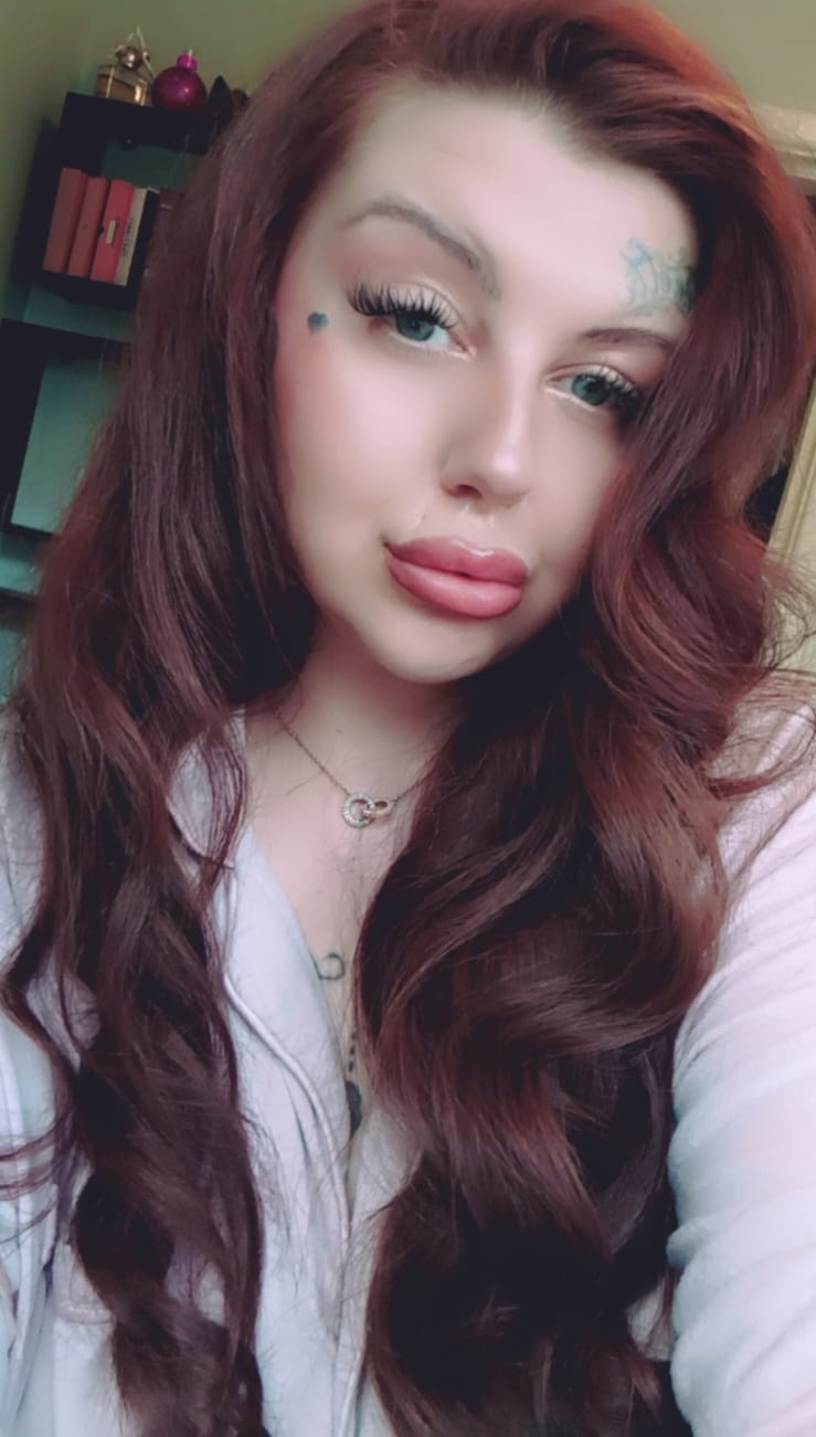 Reseña de la foto del cliente del kit de lápiz labial y delineador de labios Kiss and Makeup de P. Louise