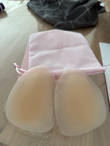 Reseña con foto de un cliente sobre Pezoneras Triángulos