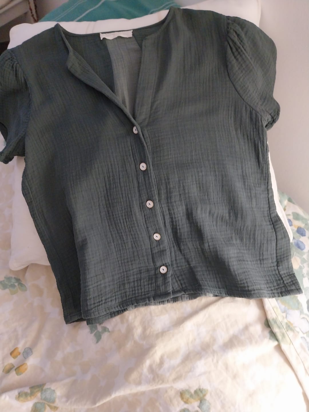 Customer photo review of Blouse Sacha -double gaze de coton vert cactus