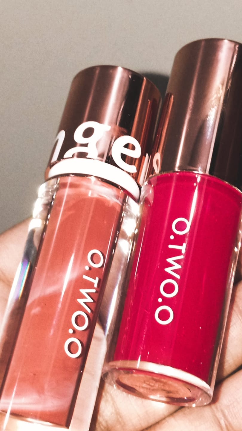 Customer photo review of O.TWO.O PLUMP SHINY CRYSTAL LIP GLOSS