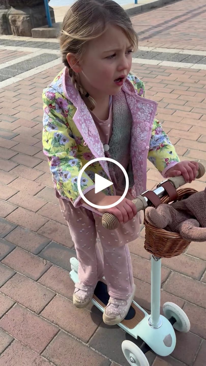 Customer video review of Classic Scooter - Pale Mint