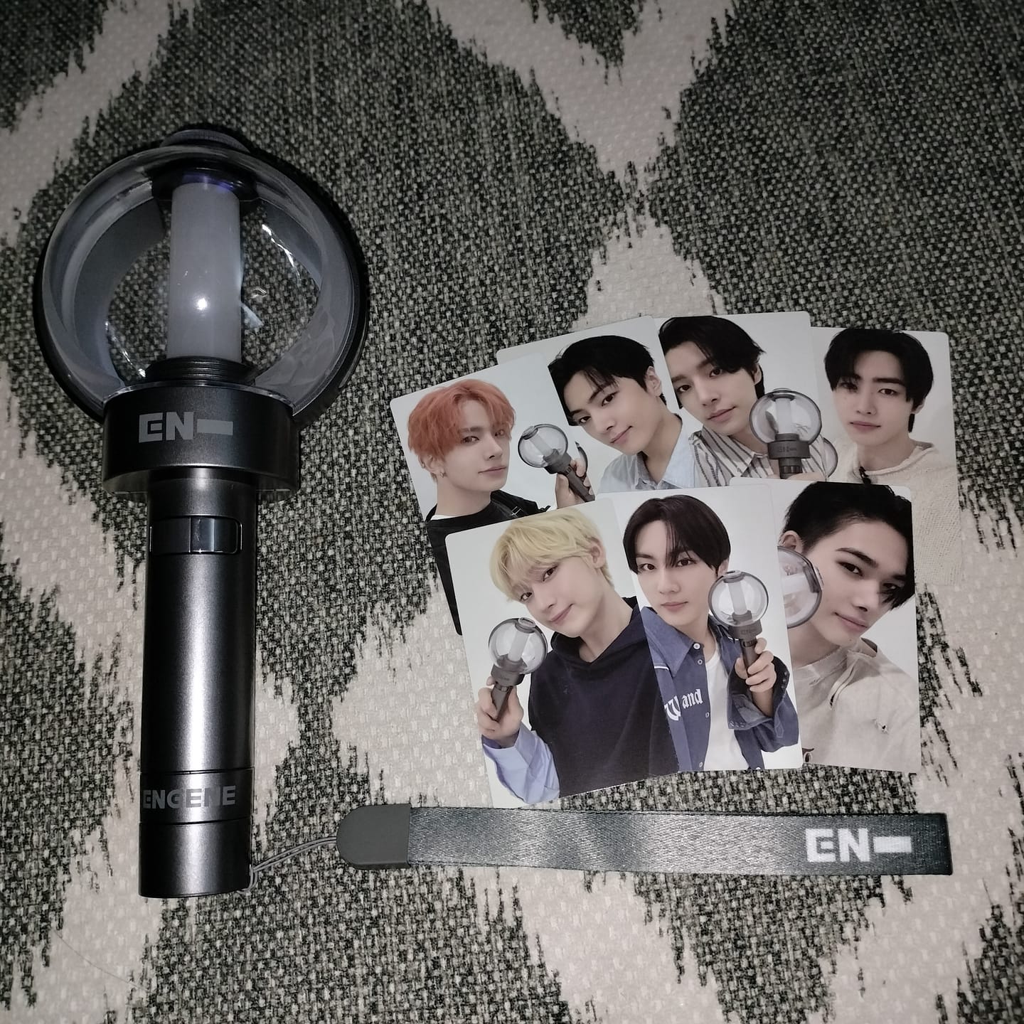 Customer photo review of ENHYPEN - OFFICIAL LIGHT STICK VER.2