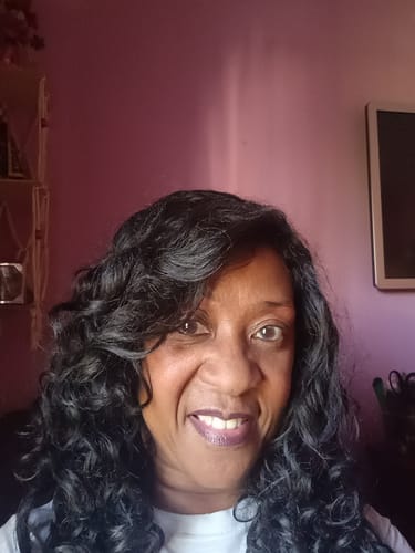 Customer photo review of Peruca Wig Baya Castanho Escuro Cacheada