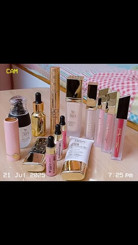 Customer photo review of FLORENCE VELVET MATTE LIPSTICK