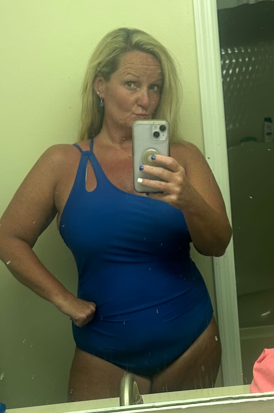 Customer photo review of Emoswimsuit - One Shoulder One Piece Swimsuit for Women Tummy Control Bathing Suits
