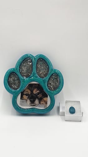 Customer photo review of 8.0x8.0x1.1" Dog Paw Tray / Bowl Silicone Mold + Insert Template