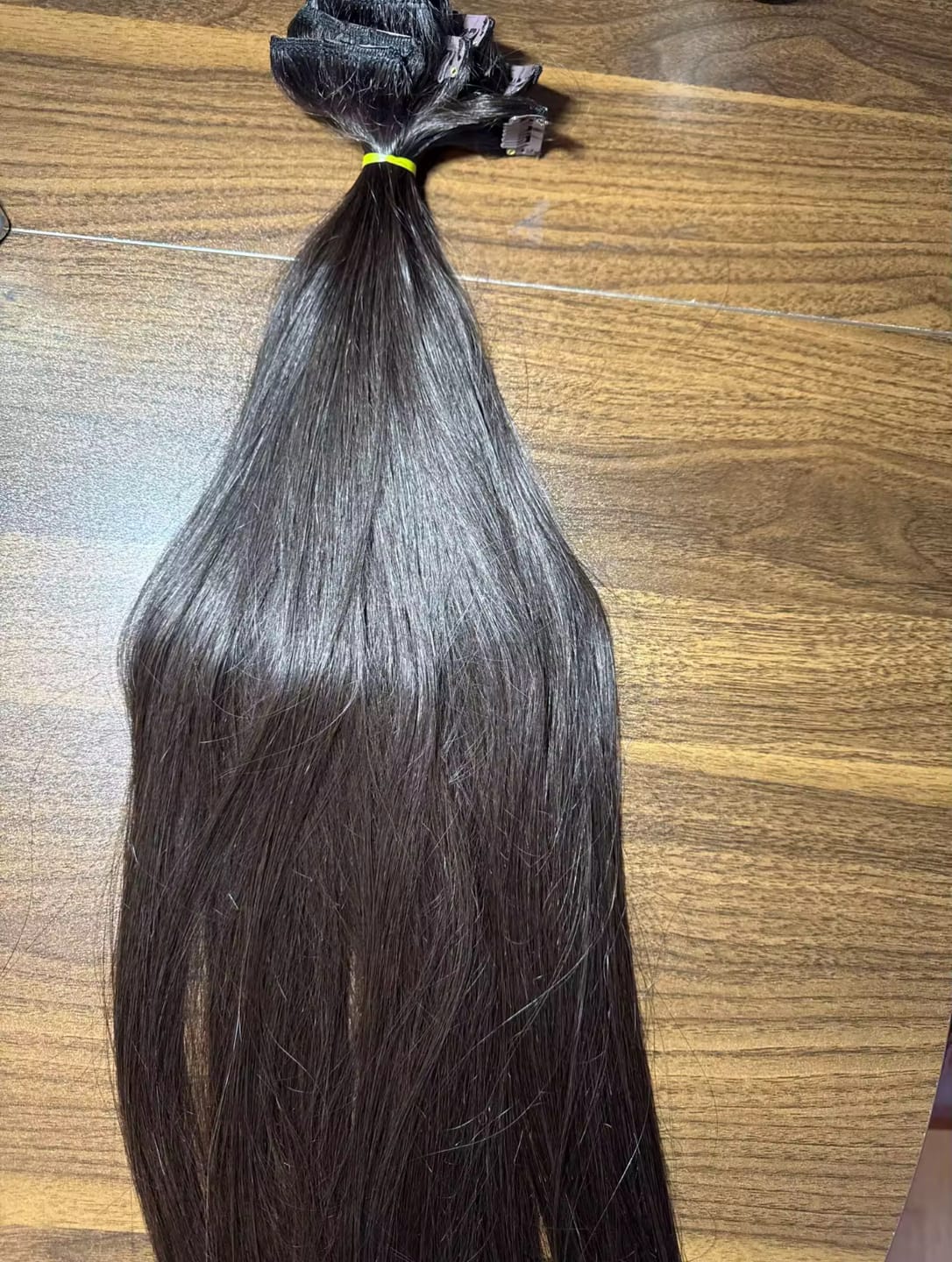 Customer photo review of Extensiones POR CAPAS Negro Natural 76 cm largo Cabello Virgen 100%
