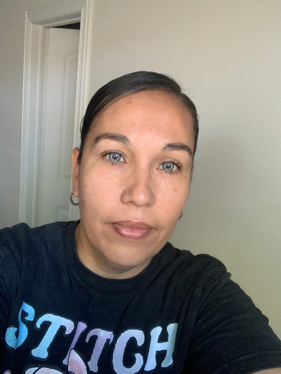 Customer photo review of Aine Swan Lake Blue Prescription Colored Contact Lenses