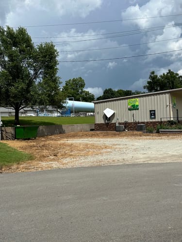 Customer photo review of Flowzone Zephyr Battery-Powered Backpack Sprayer (4-Gallon)