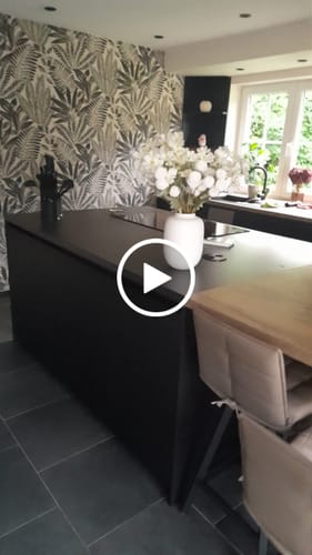 Customer video review of Nola Vase - Mat Blanc