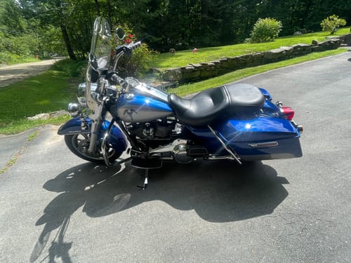 Customer photo review of HR3 Superior Blue Hard Saddlebag Lids Fit For STREET GLIDE SPECIAL FLHXS 2015-2017、2022