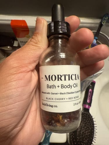 Customer photo review of MORTICIA Bath & Body Oil
