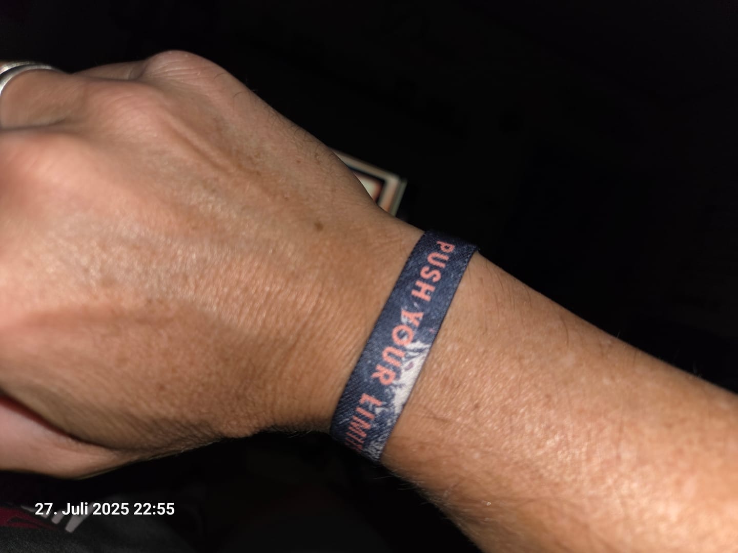 Customer photo review of Push Your Limits - Elastisches Armband