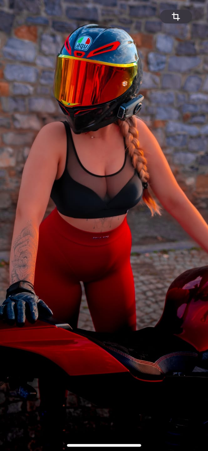 Customer photo review of Leggings Magnetic Red