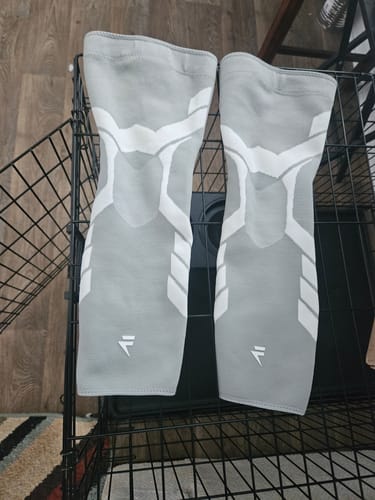 Customer photo review of Compression Sleeves V2 for Knees and Legs
